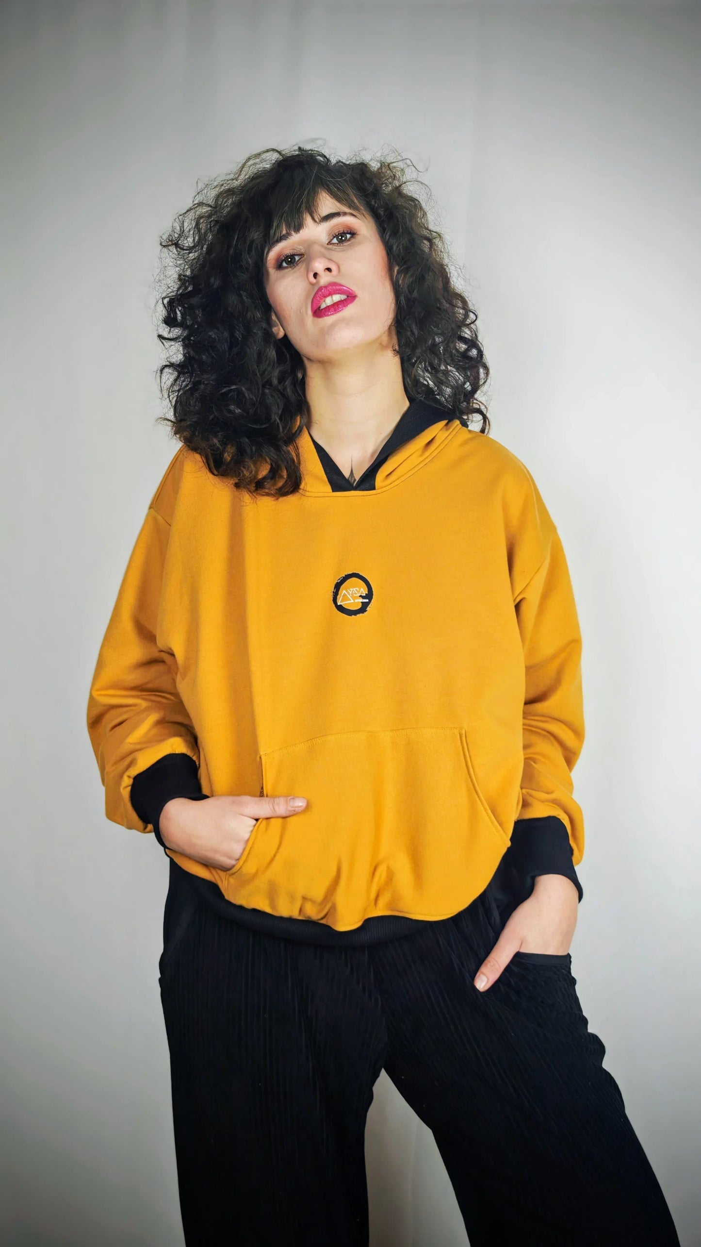 Sudadera Sapo Samurái Costurero - Colección Metamorfosis Artesanal | Aysa Atelier - Aysa Atelier