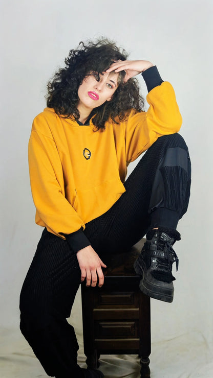 Sudadera Sapo Samurái Costurero - Colección Metamorfosis Artesanal | Aysa Atelier - Aysa Atelier