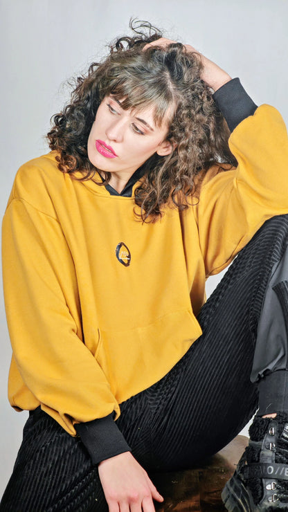 Sudadera Sapo Samurái Costurero - Colección Metamorfosis Artesanal | Aysa Atelier - Aysa Atelier