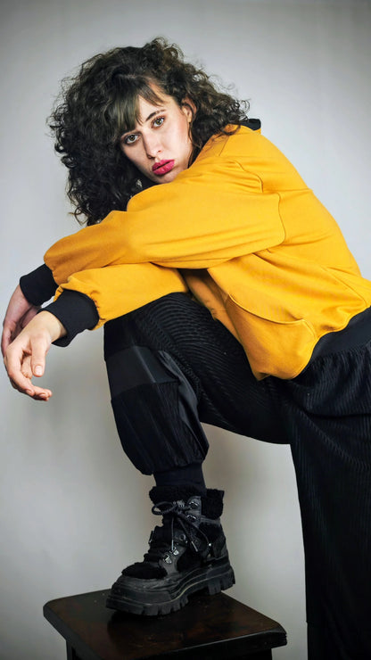 Sudadera Sapo Samurái Costurero - Colección Metamorfosis Artesanal | Aysa Atelier - Aysa Atelier