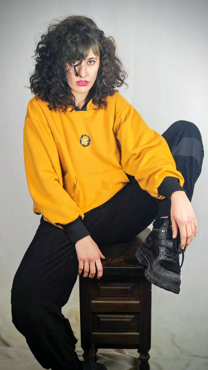 Sudadera Sapo Samurái Costurero - Colección Metamorfosis Artesanal | Aysa Atelier - Aysa Atelier